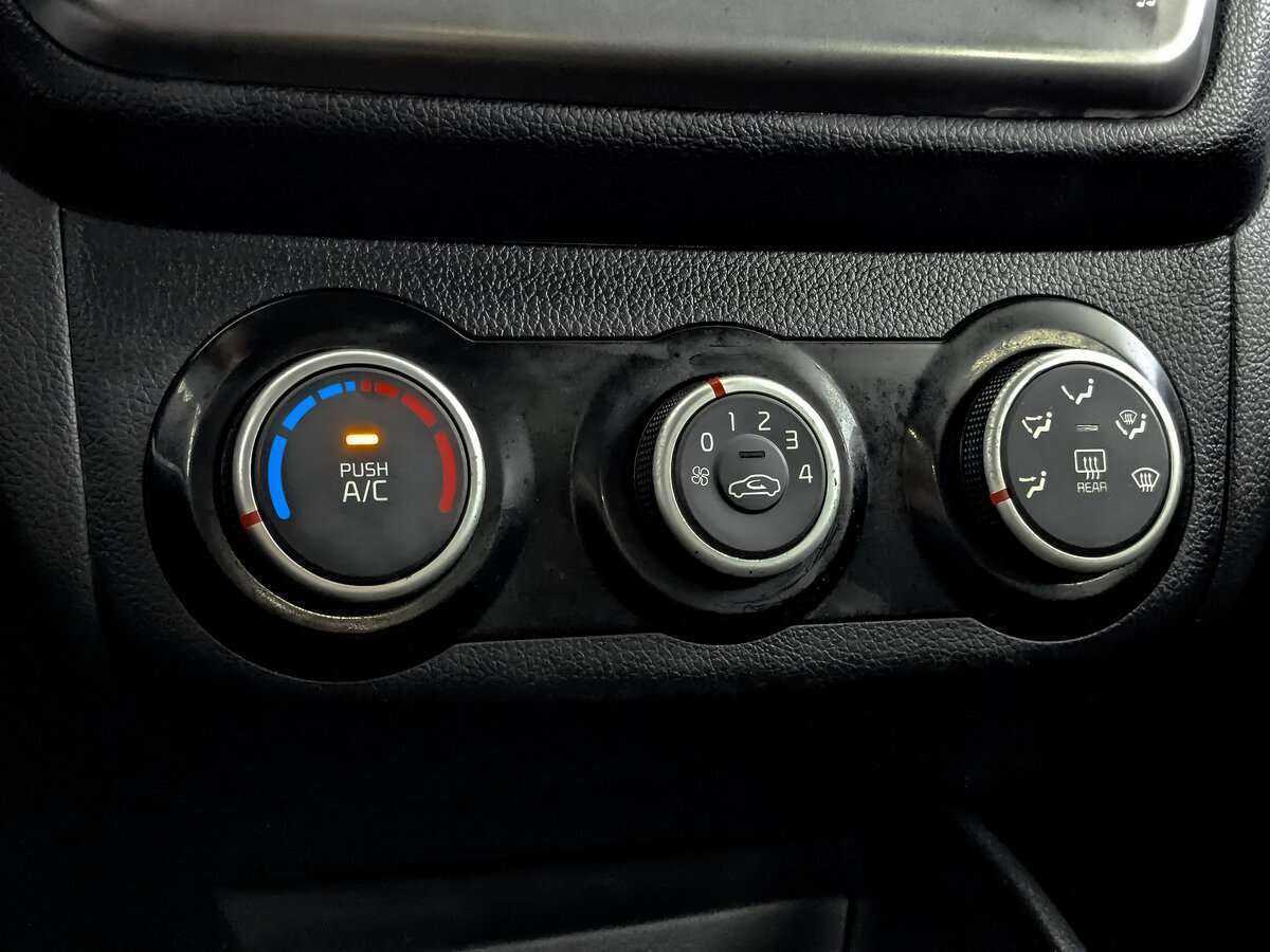 Купить Kia Rio, 2017, 128 259 км.. Фото: #15