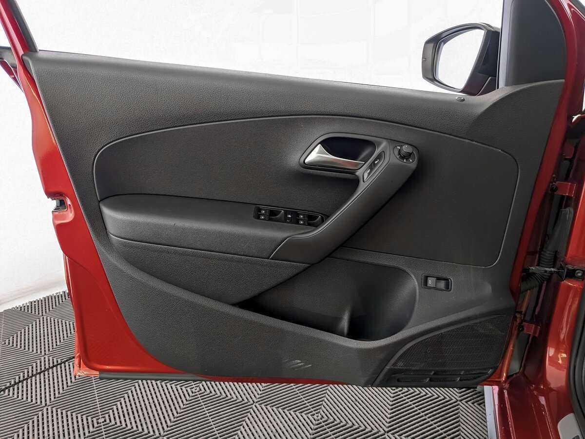 Купить Volkswagen Polo, 2017, 128 160 км.. Фото: #14