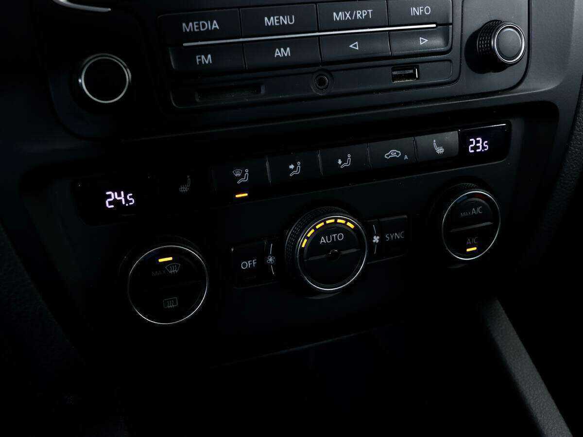 Купить Volkswagen Jetta, 2015, 219 580 км.. Фото: #12