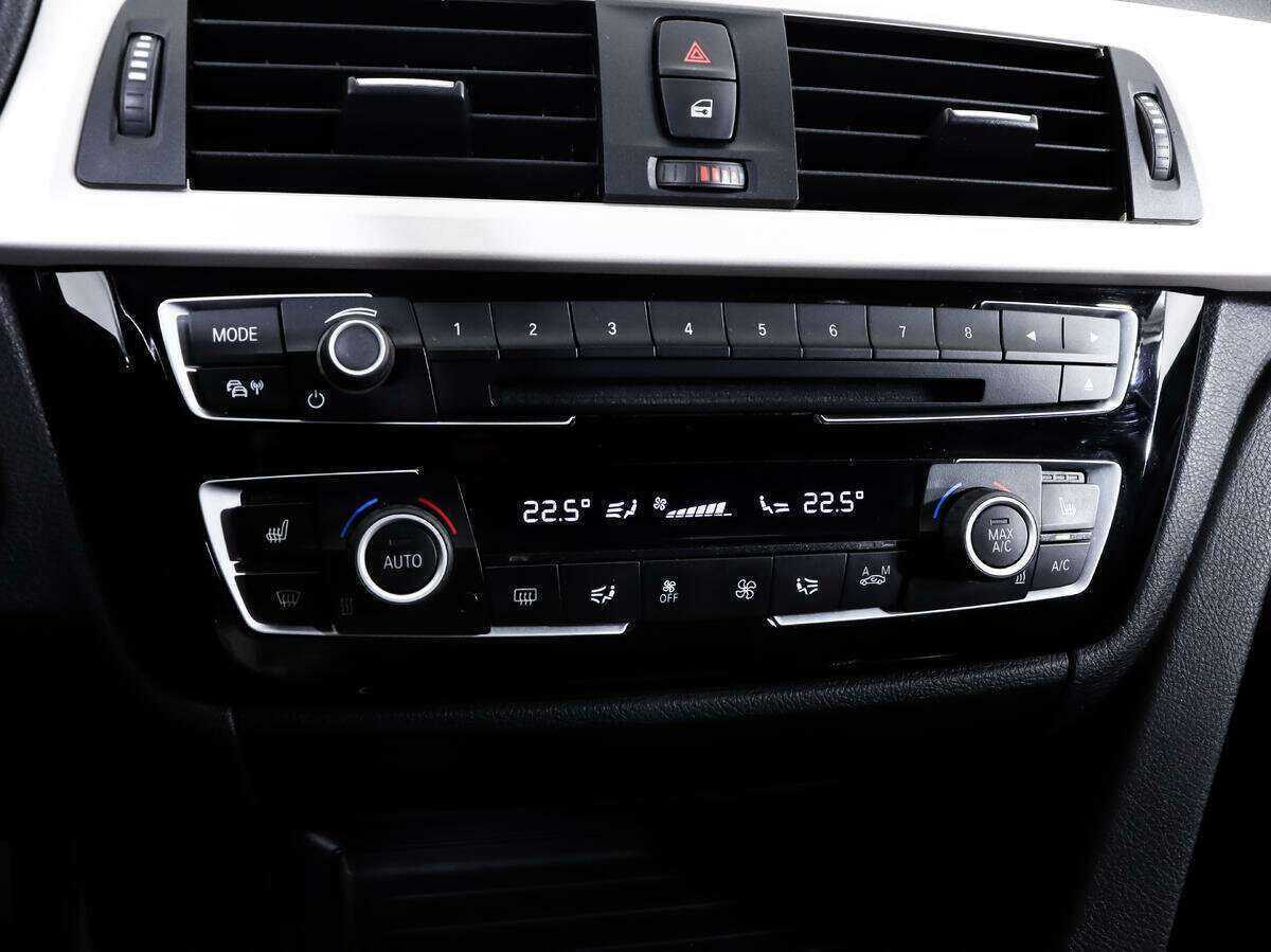 Купить BMW 3 серии, 2015, 114 354 км.. Фото: #16