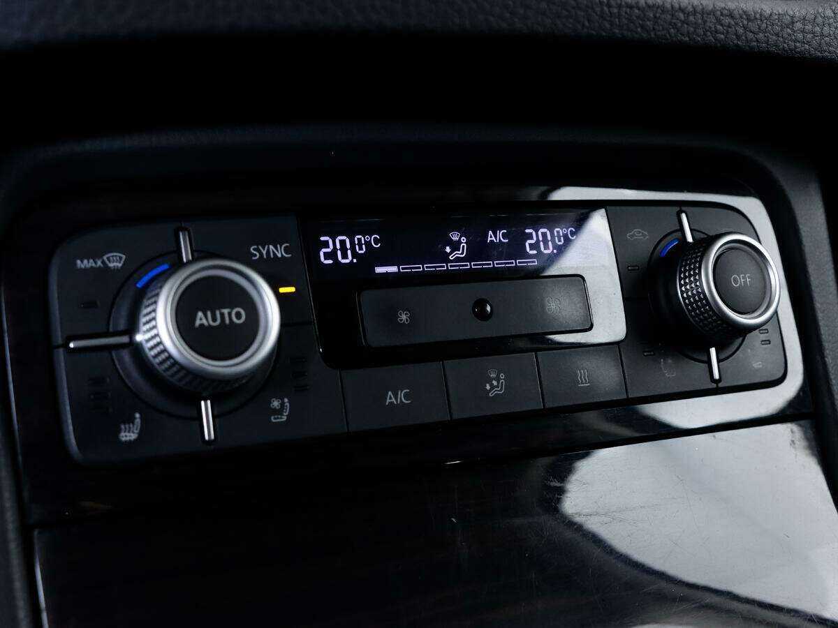 Купить Volkswagen Touareg, 2016, 216 767 км.. Фото: #15