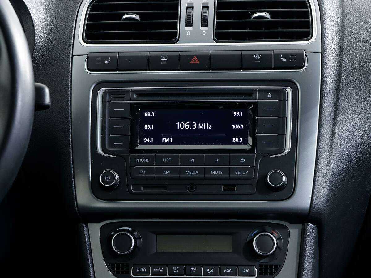 Купить Volkswagen Polo, 2016, 76 520 км.. Фото: #11