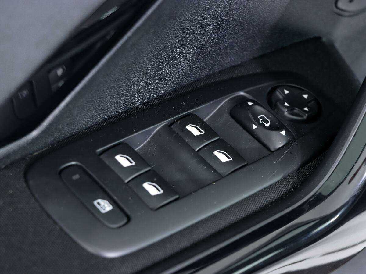 Купить Peugeot 208, 2013, 90 441 км.. Фото: #13