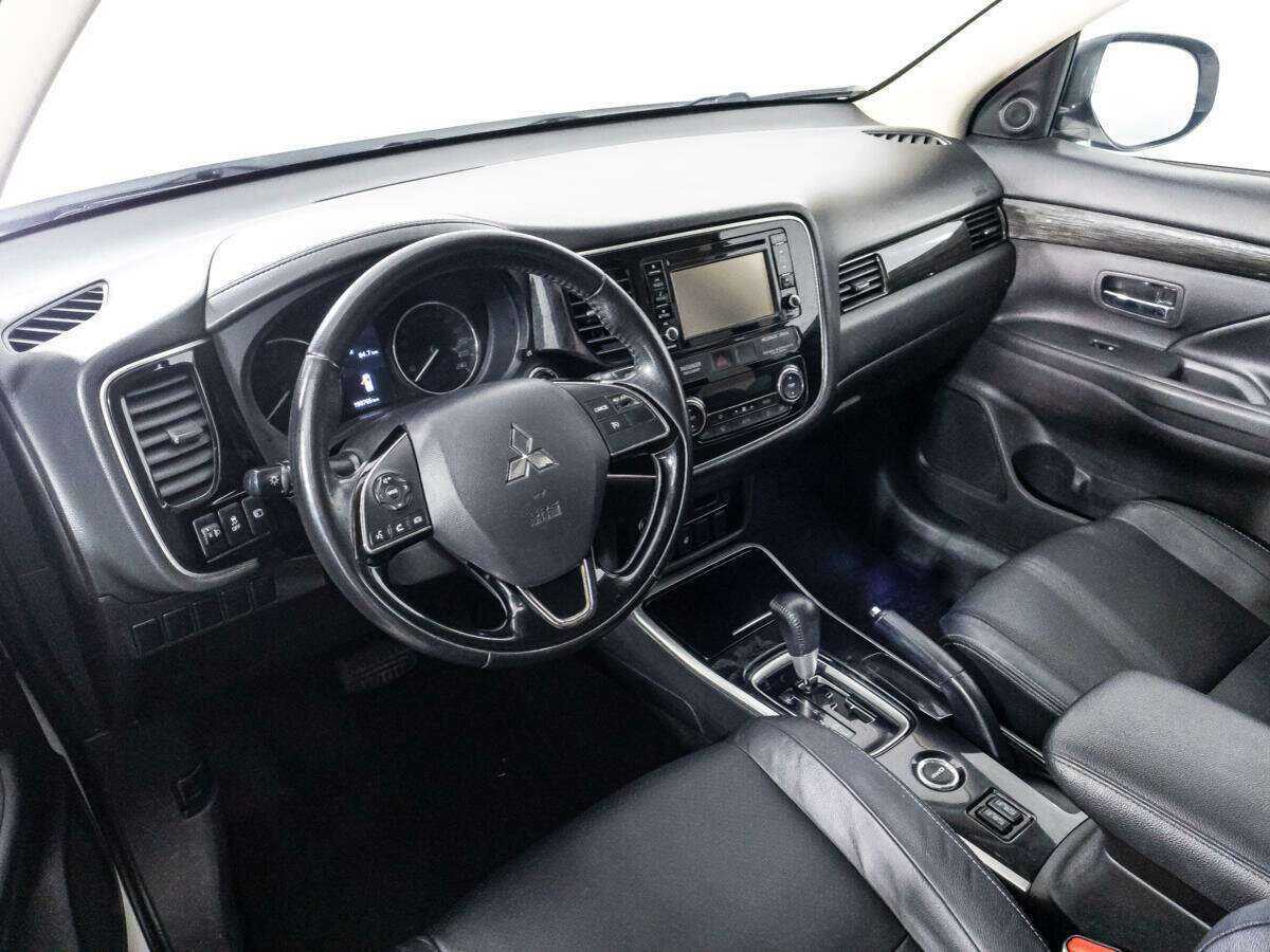 Купить Mitsubishi Outlander, 2017, 190 759 км.. Фото: #10