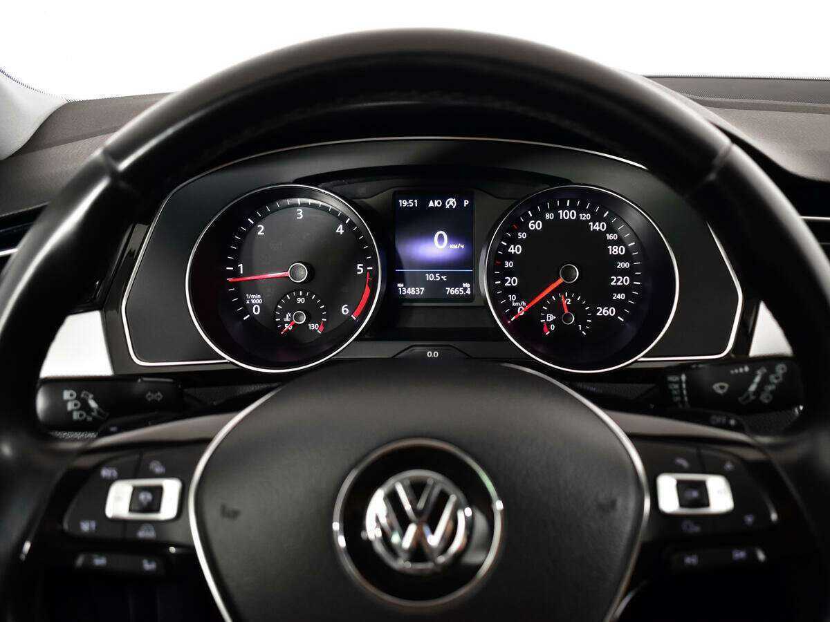 Купить Volkswagen Passat, 2018, 134 790 км.. Фото: #10