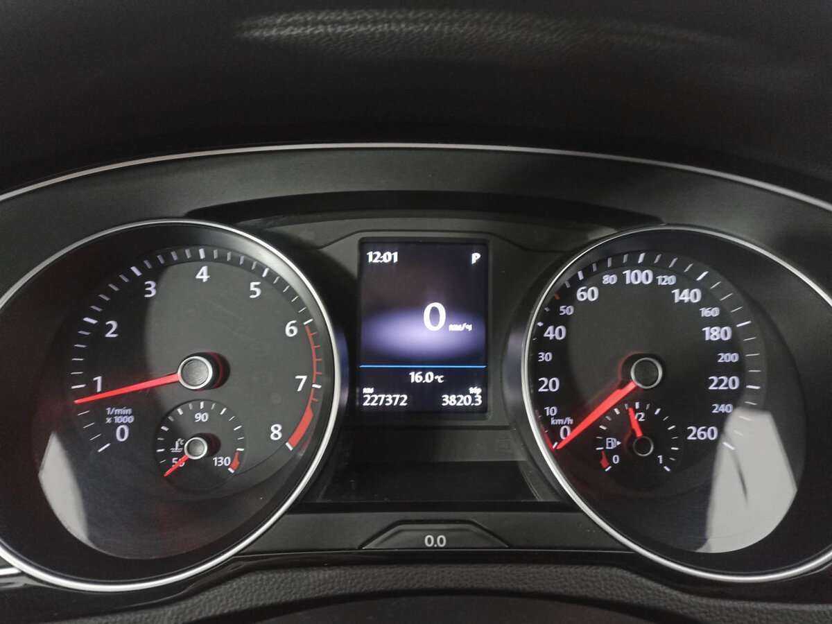 Купить Volkswagen Passat, 2016, 227 344 км.. Фото: #10