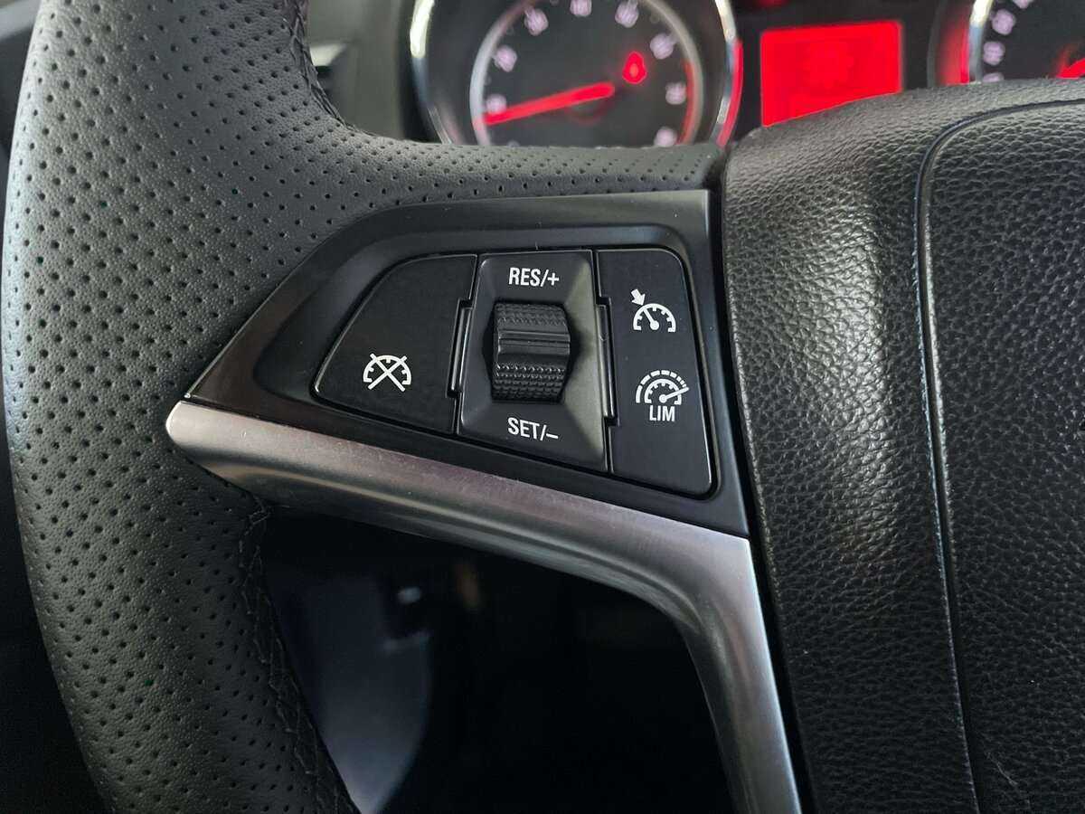 Купить Opel Astra, 2012, 98 086 км.. Фото: #10