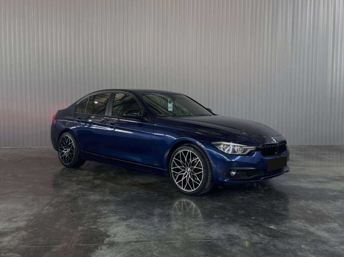 Купить BMW 3 серии, 2018, 129 300 км.. Фото: #2