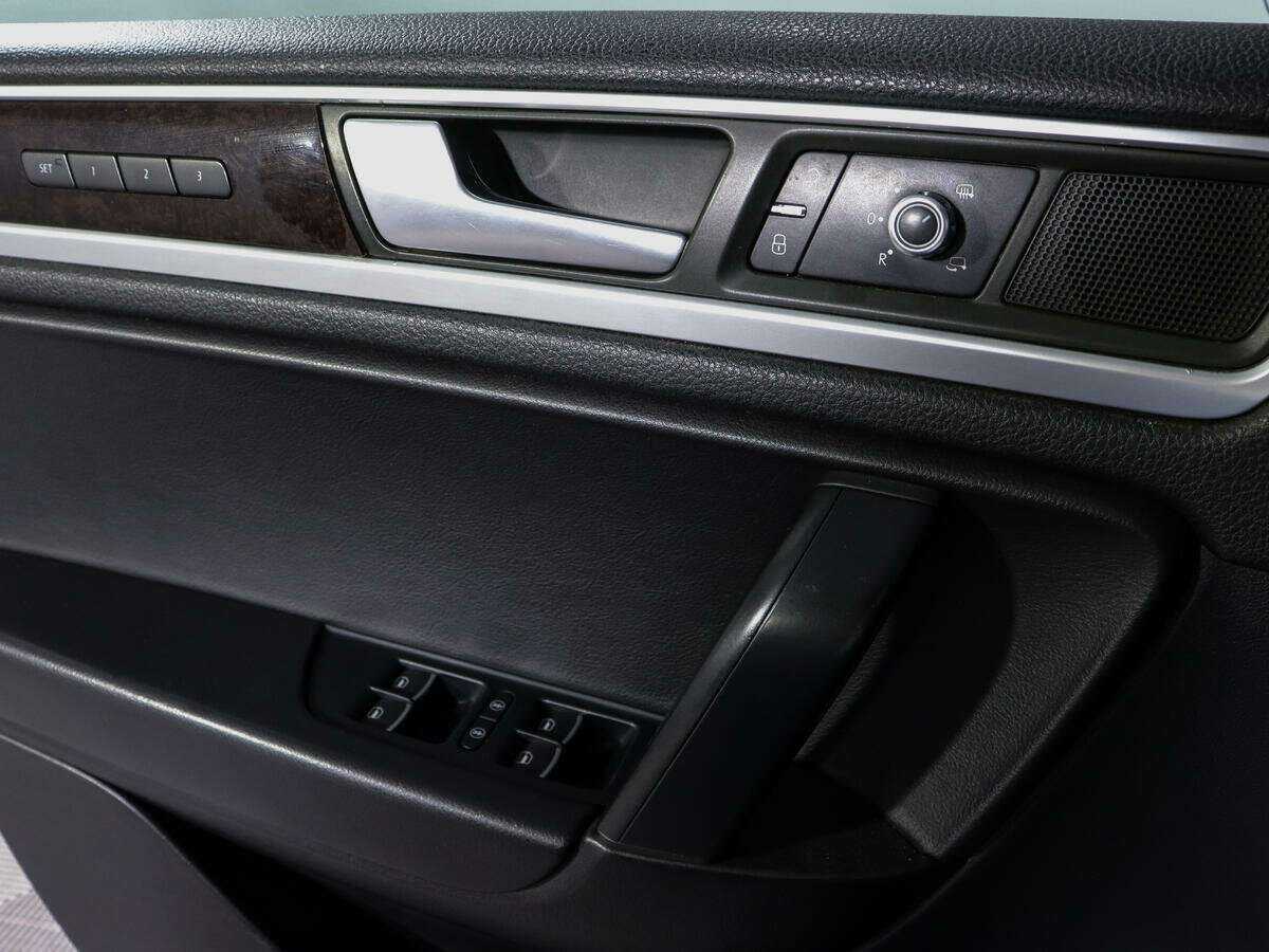 Купить Volkswagen Touareg, 2012, 200 985 км.. Фото: #18