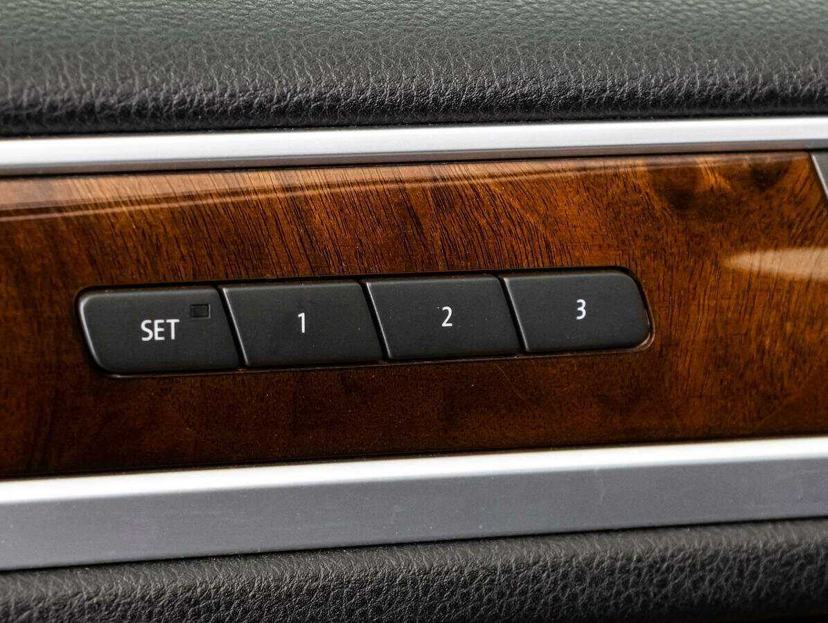 Купить Volkswagen Touareg, 2012, 229 375 км.. Фото: #15