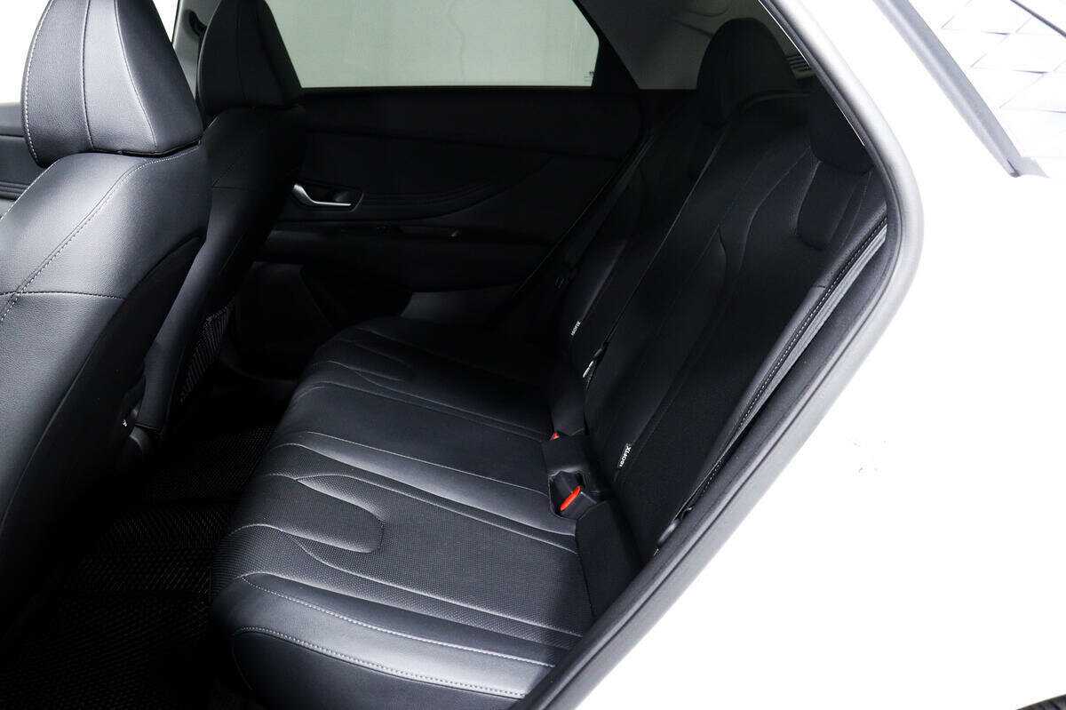 Купить Hyundai Elantra, 2023, 12 959 км.. Фото: #11