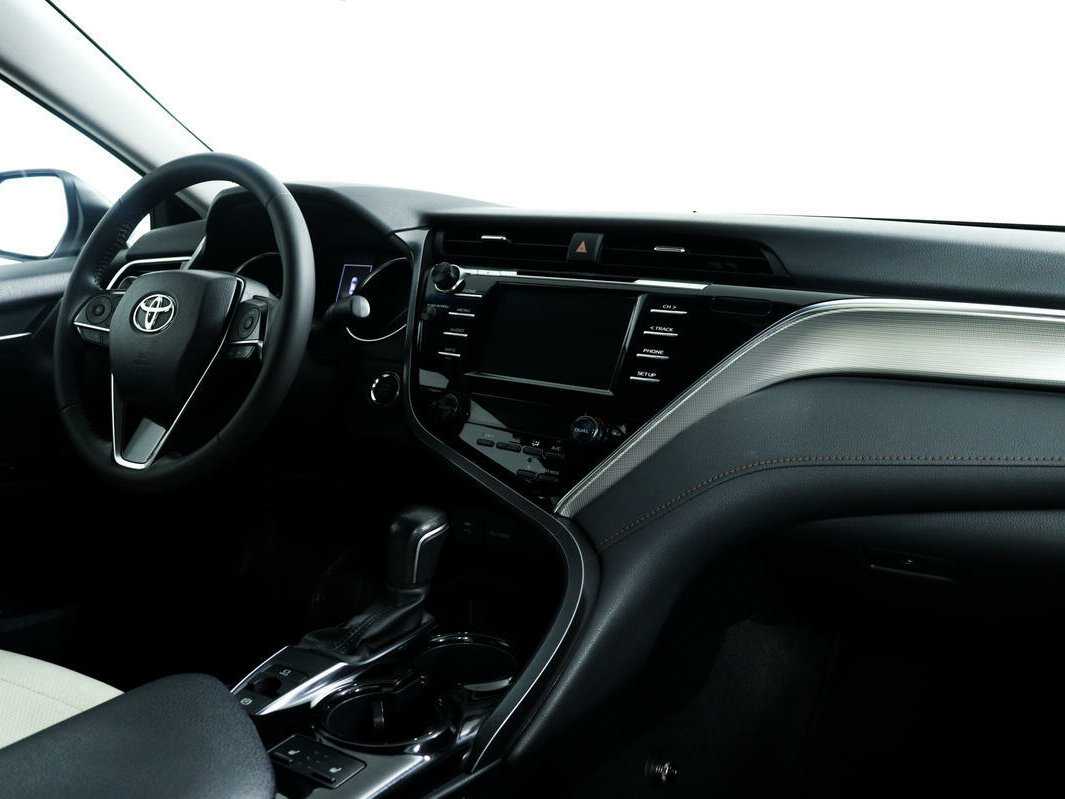 Купить Toyota Camry, 2019, 69 296 км.. Фото: #8