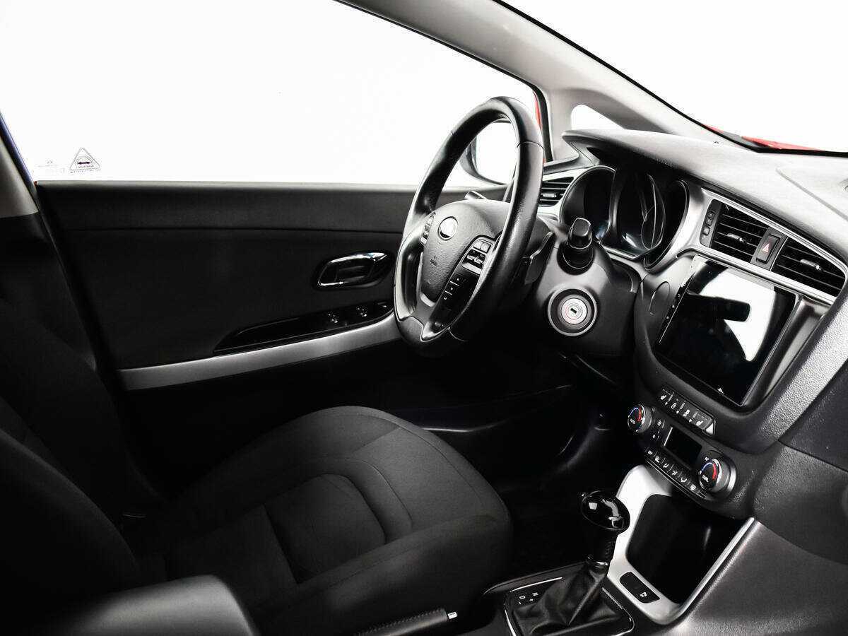 Купить Kia Ceed, 2017, 86 677 км.. Фото: #8