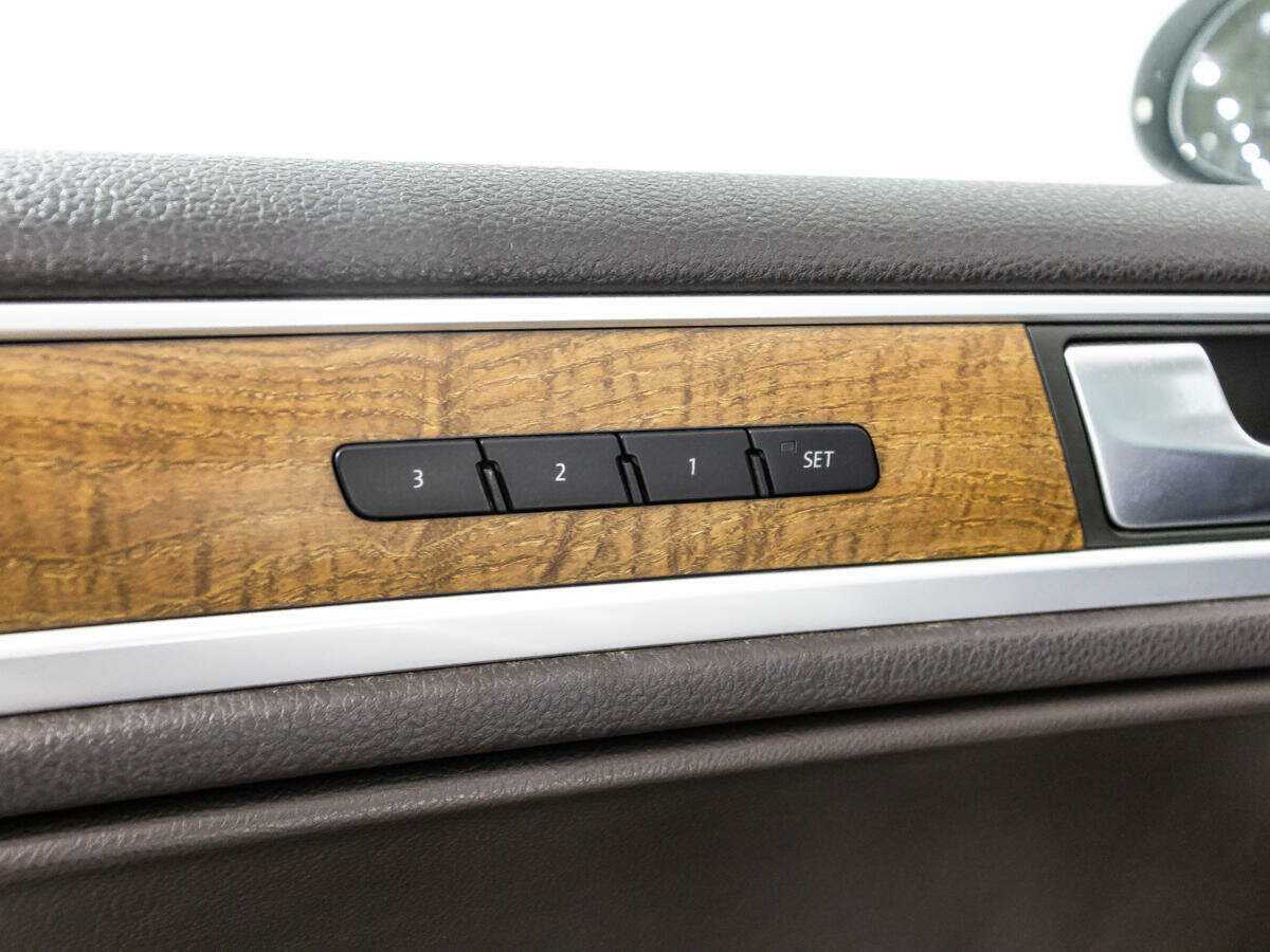 Купить Volkswagen Touareg, 2013, 221 751 км.. Фото: #13