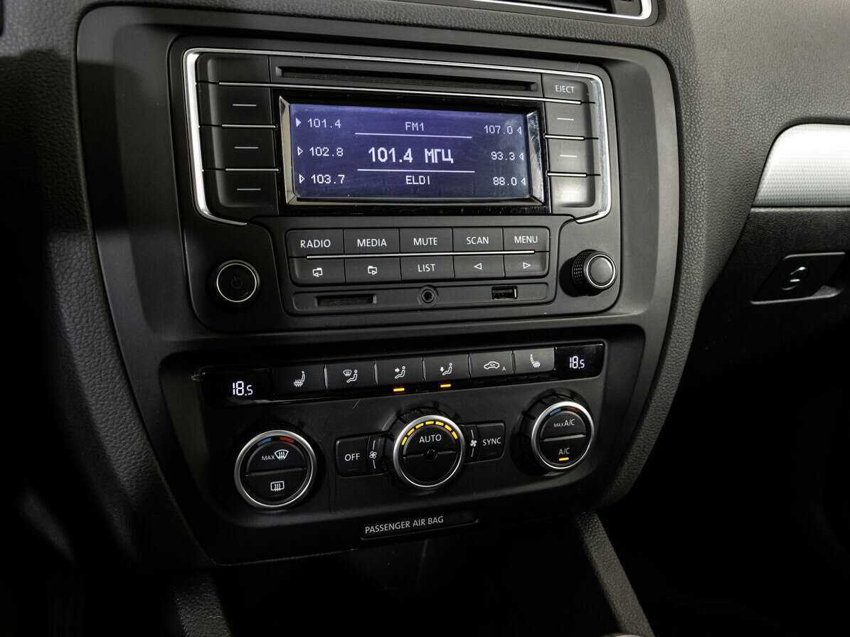 Купить Volkswagen Jetta, 2013, 91 375 км.. Фото: #10