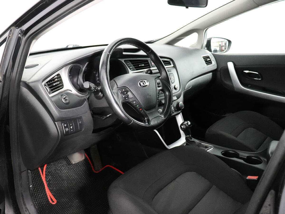 Купить Kia Ceed, 2016, 129 000 км.. Фото: #9