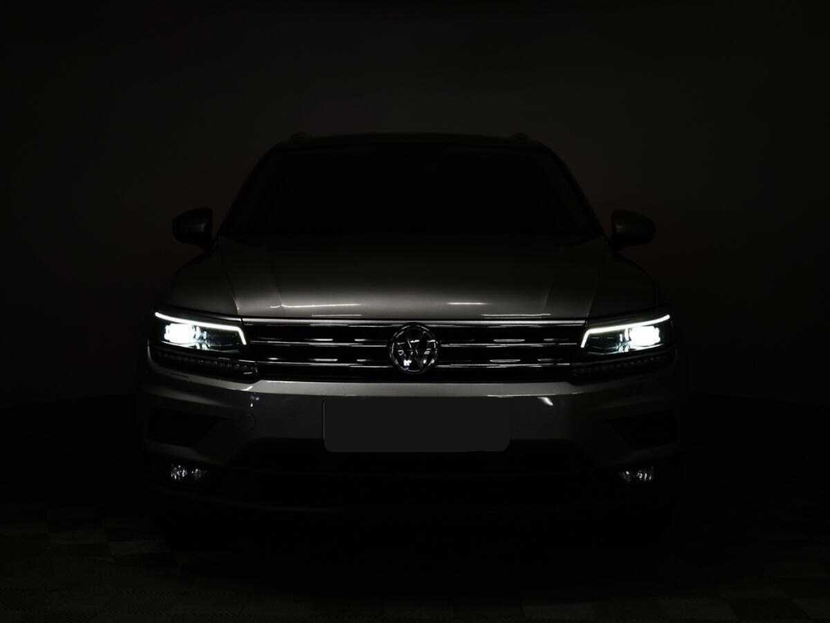 Купить Volkswagen Tiguan, 2018, 101 310 км.. Фото: #2