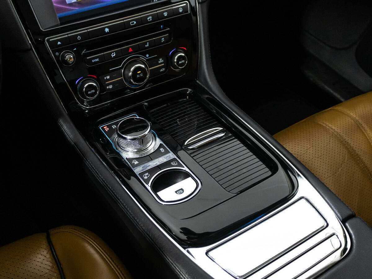 Купить Jaguar XJ, 2016, 141 280 км.. Фото: #23