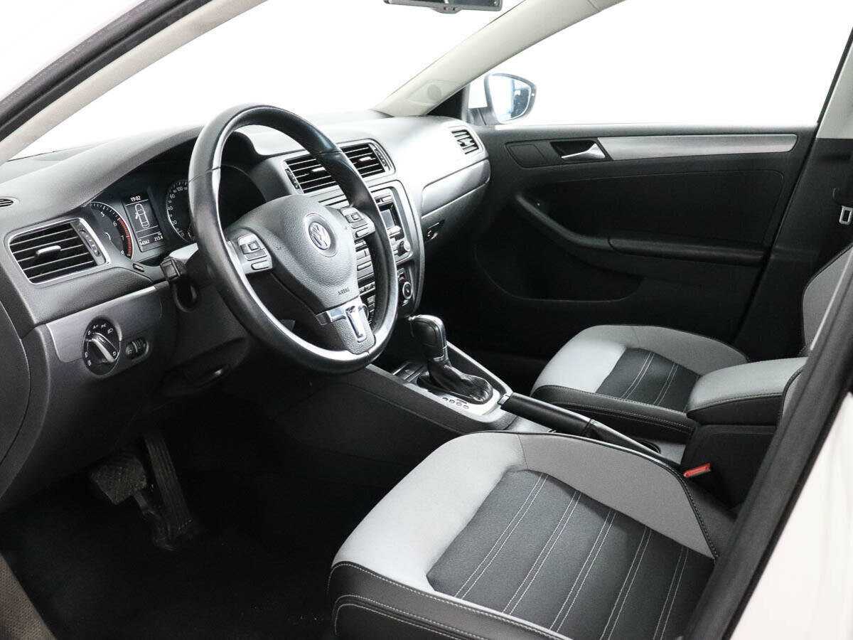 Купить Volkswagen Jetta, 2012, 64 244 км.. Фото: #9