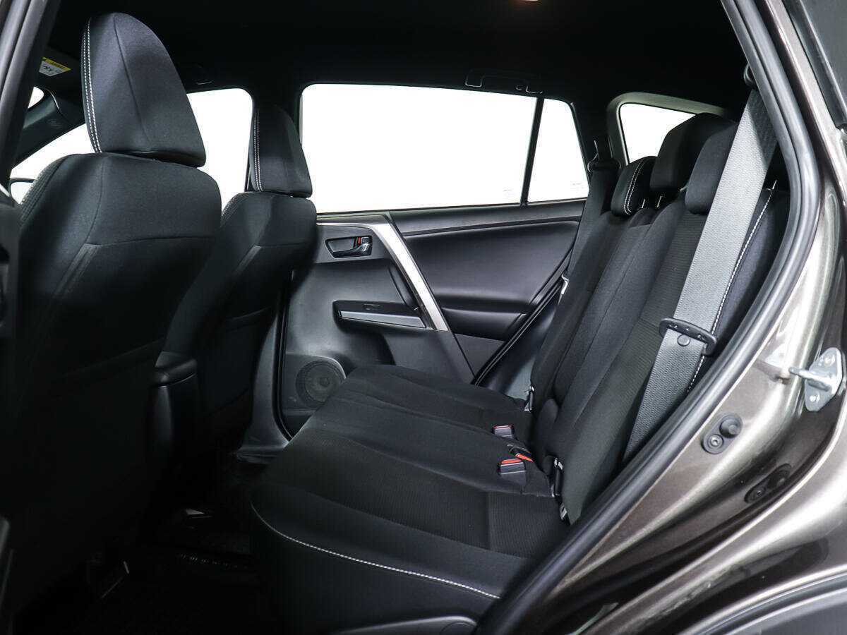 Купить Toyota RAV4, 2018, 48 714 км.. Фото: #8