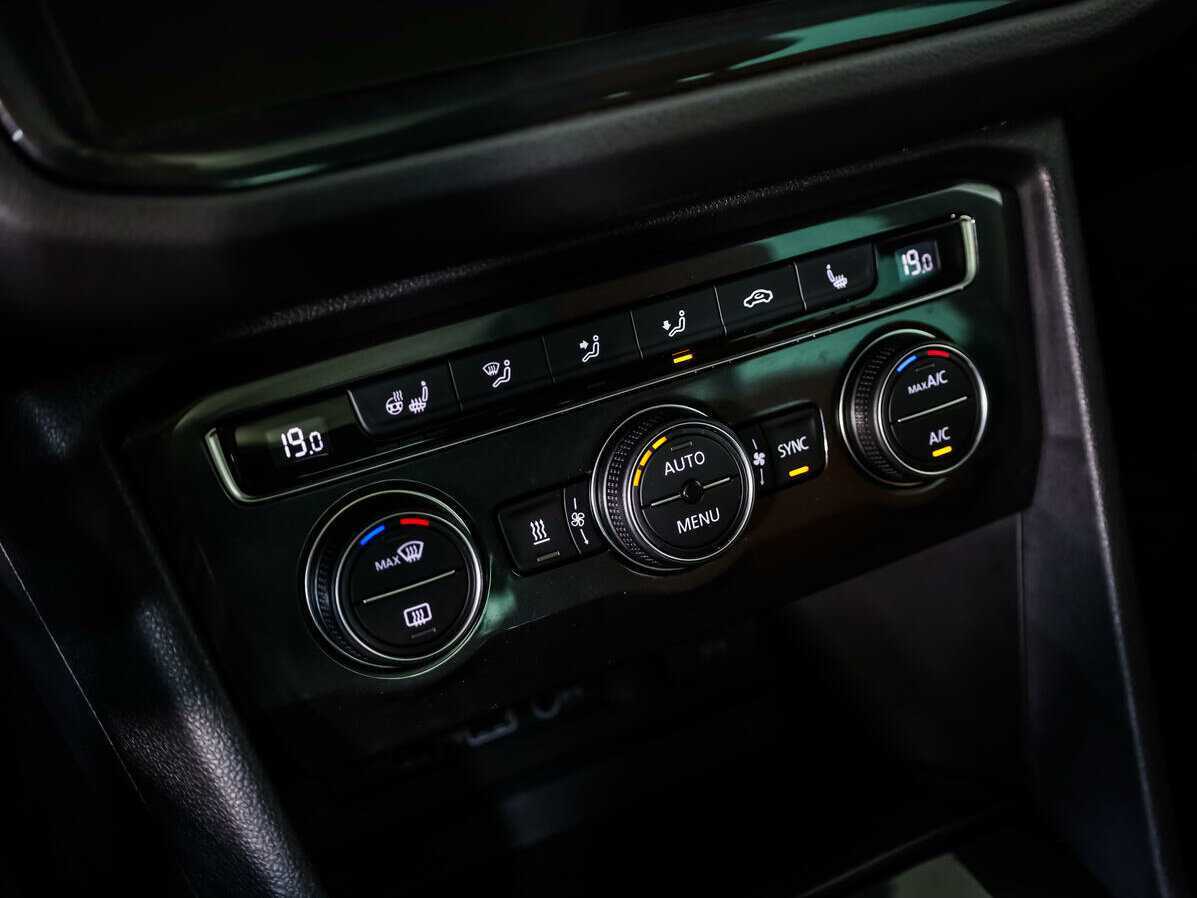 Купить Volkswagen Tiguan, 2018, 143 609 км.. Фото: #12