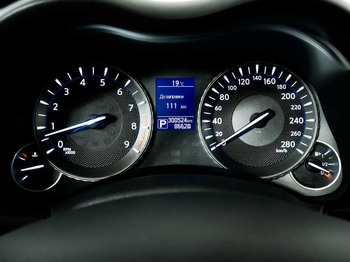 Купить Infiniti Q70, 2016, 300 524 км.. Фото: #9