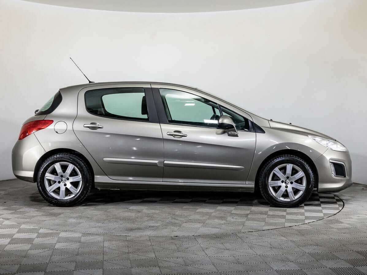 Купить Peugeot 308, 2013, 82 635 км.. Фото: #3