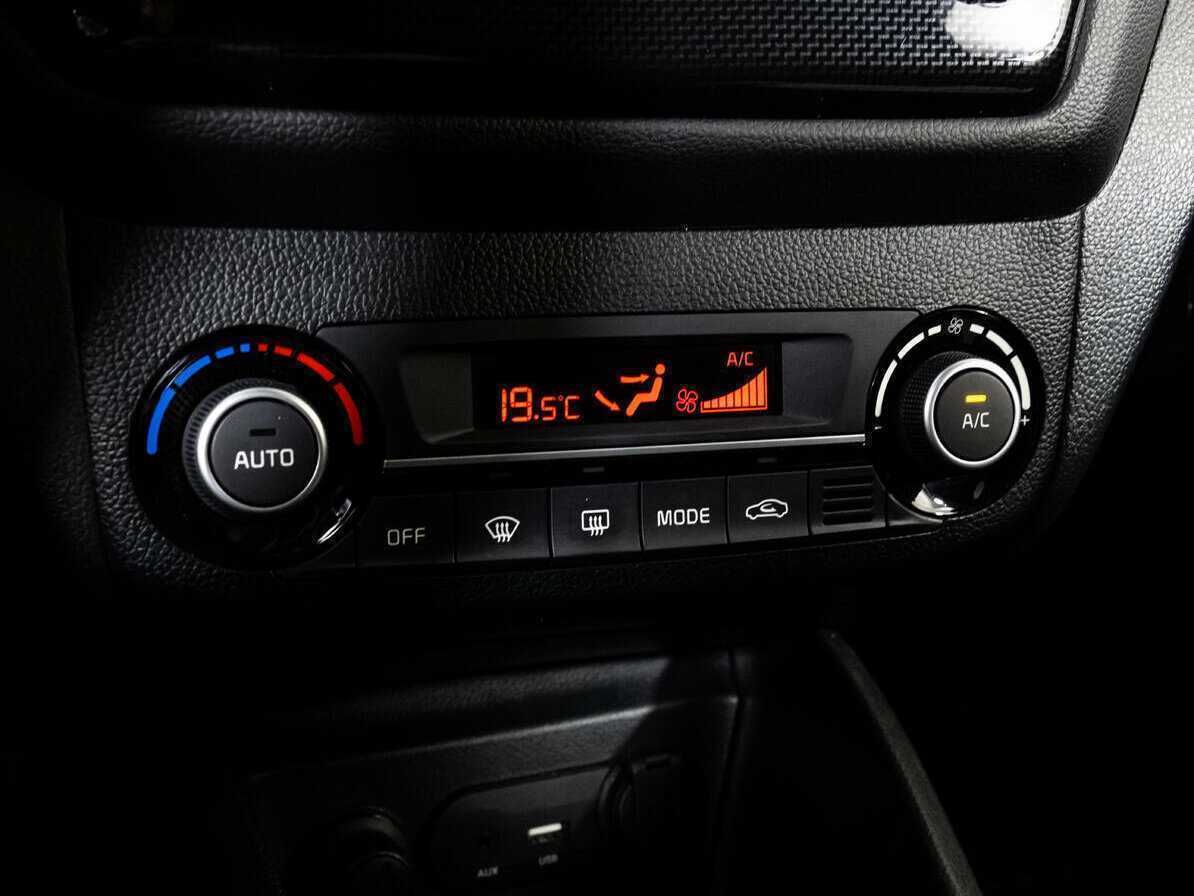 Купить Kia Rio, 2016, 91 800 км.. Фото: #10