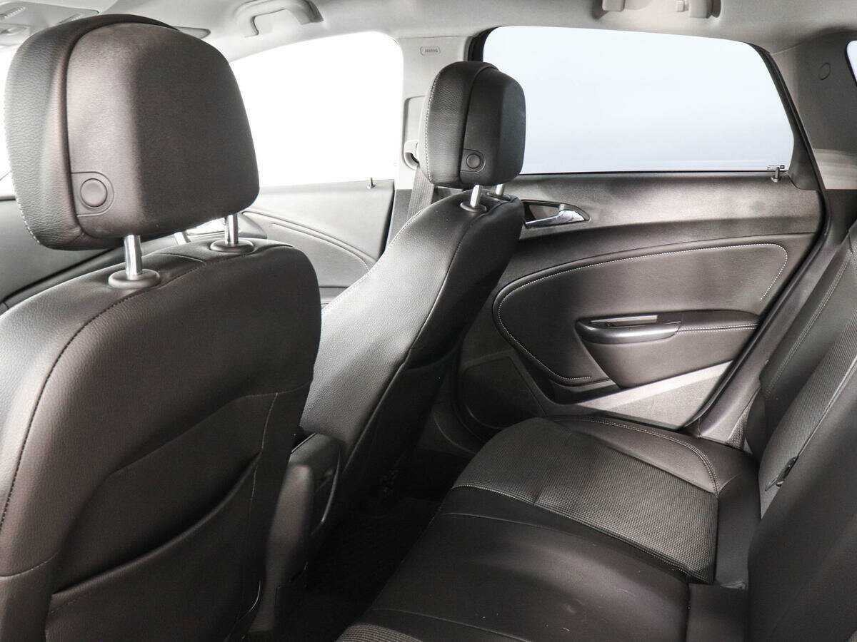 Купить Opel Astra, 2012, 143 670 км.. Фото: #11