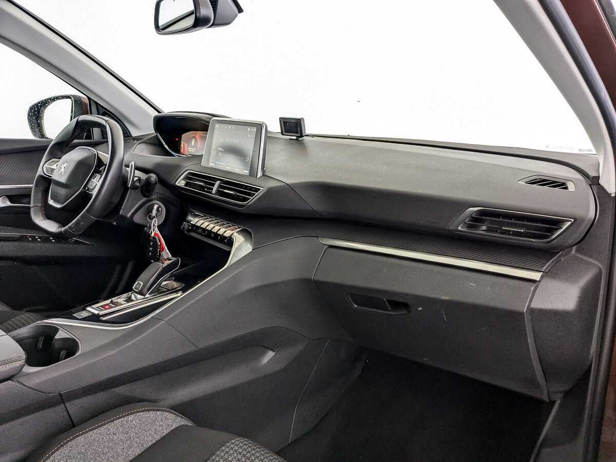 Купить Peugeot 3008, 2017, 30 685 км.. Фото: #8