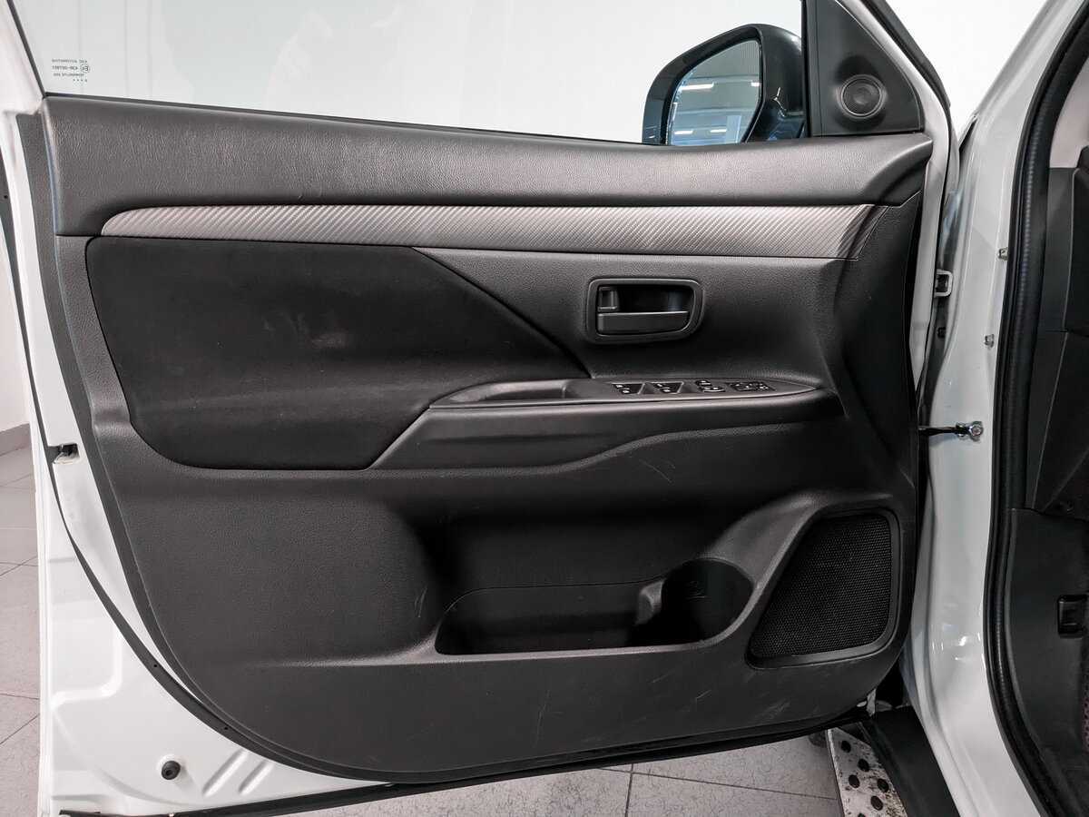 Купить Mitsubishi Outlander, 2017, 129 844 км.. Фото: #15