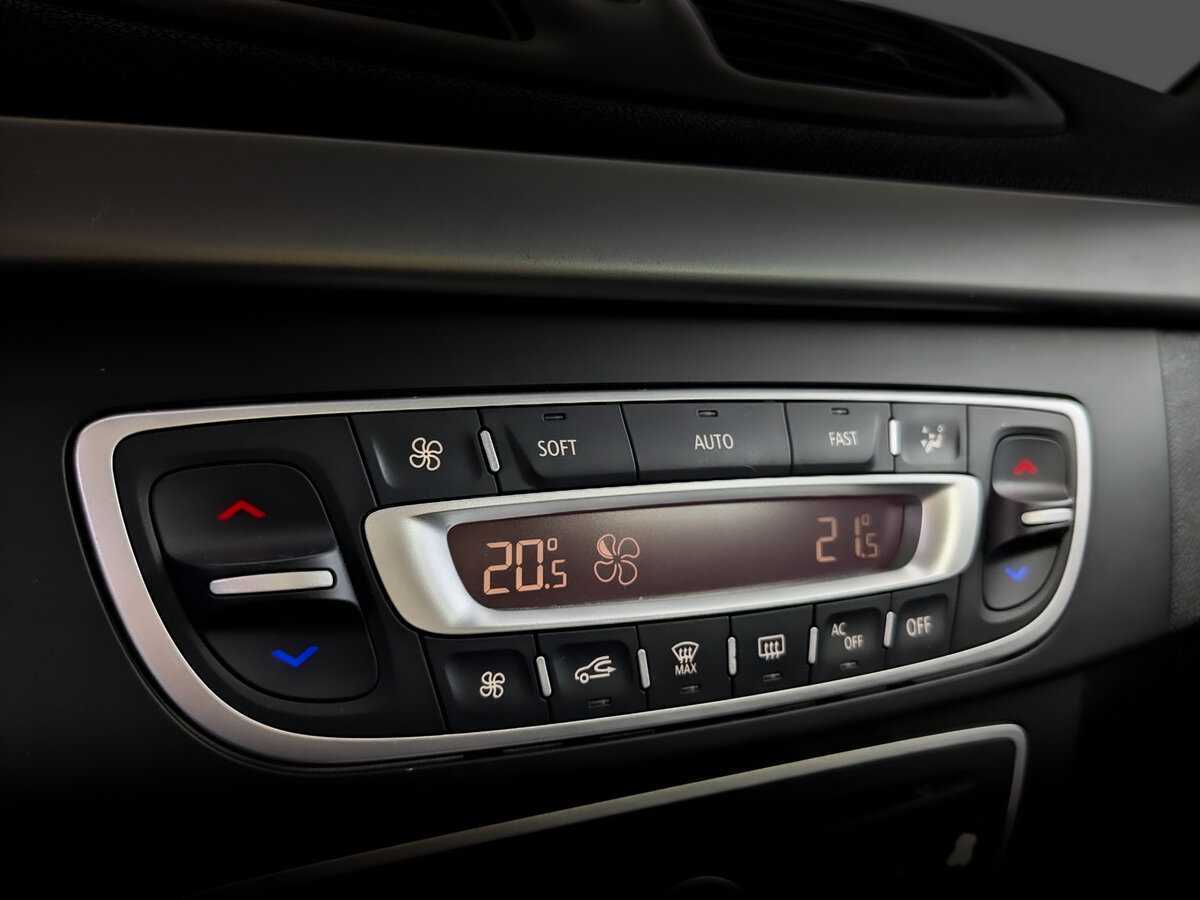 Купить Renault Fluence, 2012, 123 964 км.. Фото: #20