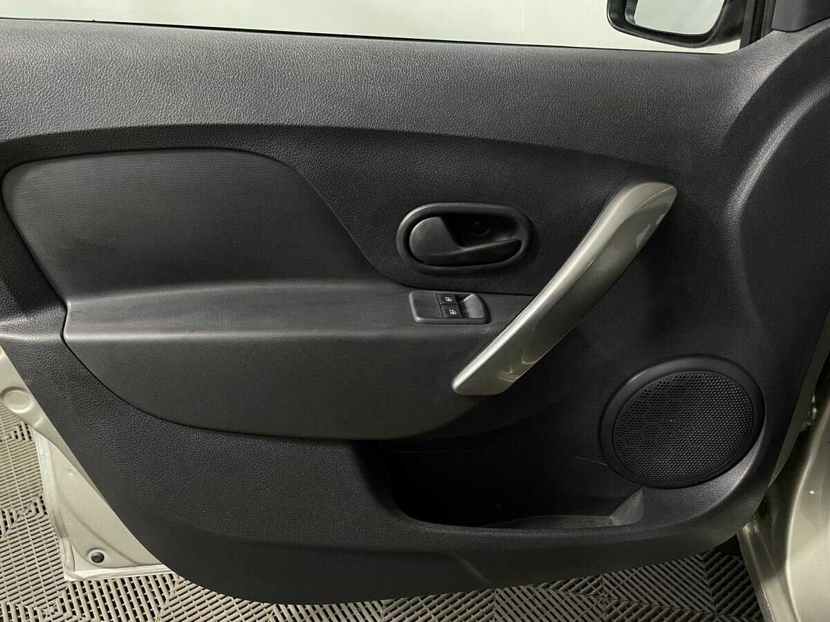 Купить Renault Logan, 2018, 200 819 км.. Фото: #7