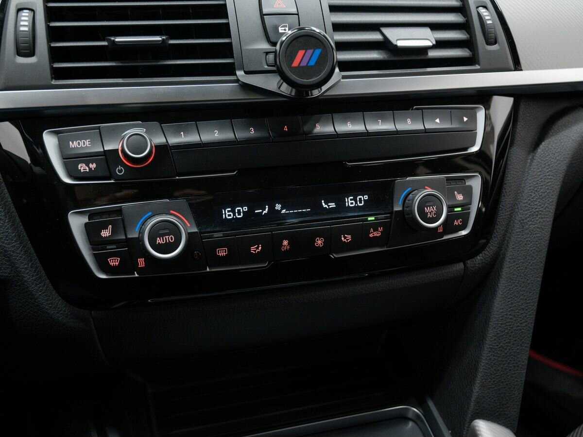 Купить BMW 3 серии, 2017, 132 105 км.. Фото: #18