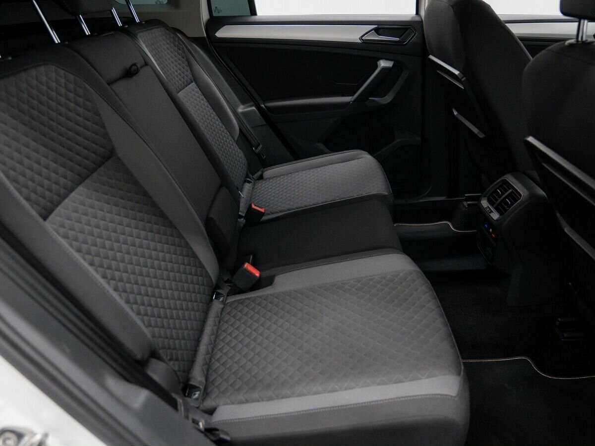 Купить Volkswagen Tiguan, 2018, 120 199 км.. Фото: #8