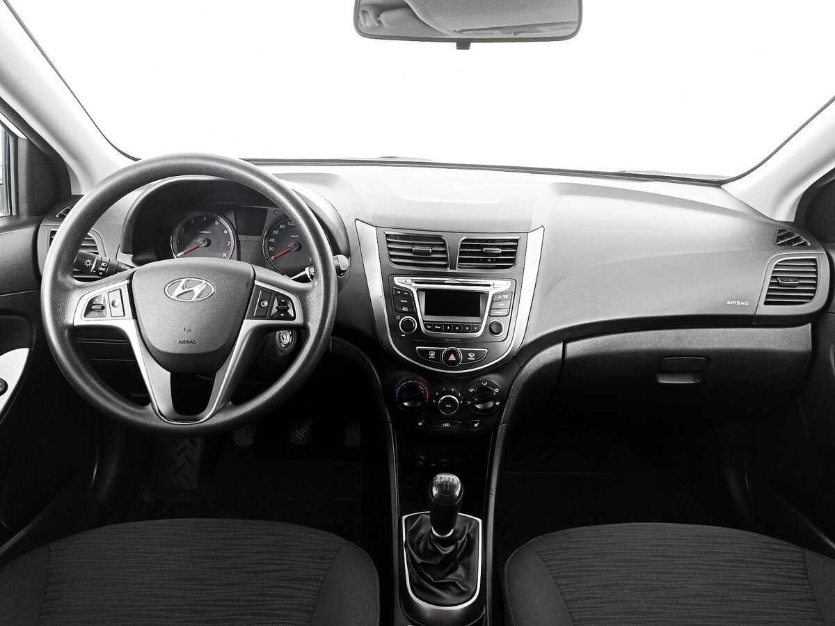 Купить Hyundai Solaris, 2015, 106 302 км.. Фото: #9