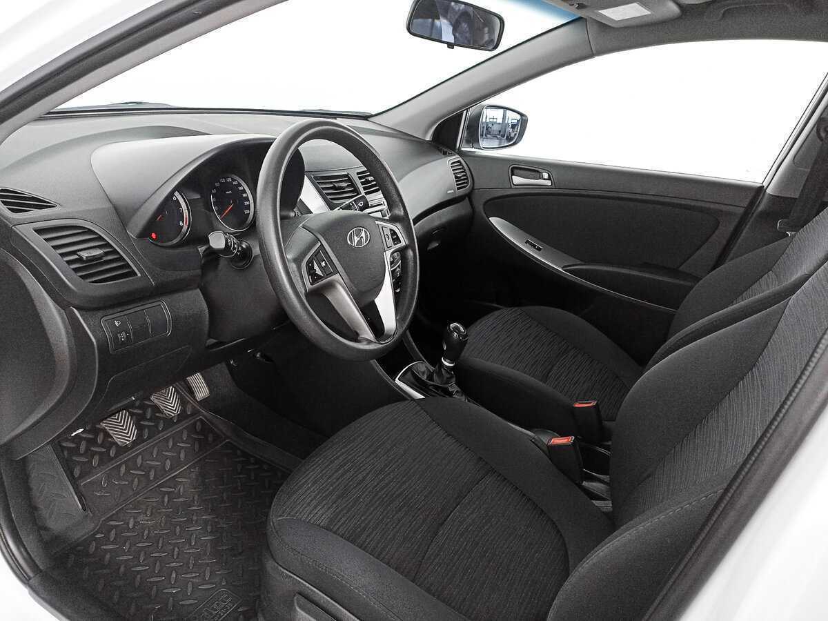 Купить Hyundai Solaris, 2015, 106 302 км.. Фото: #11