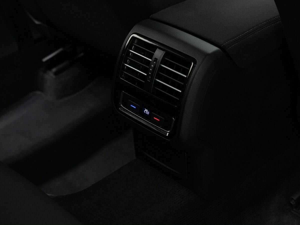 Купить Volkswagen Passat, 2018, 225 564 км.. Фото: #9