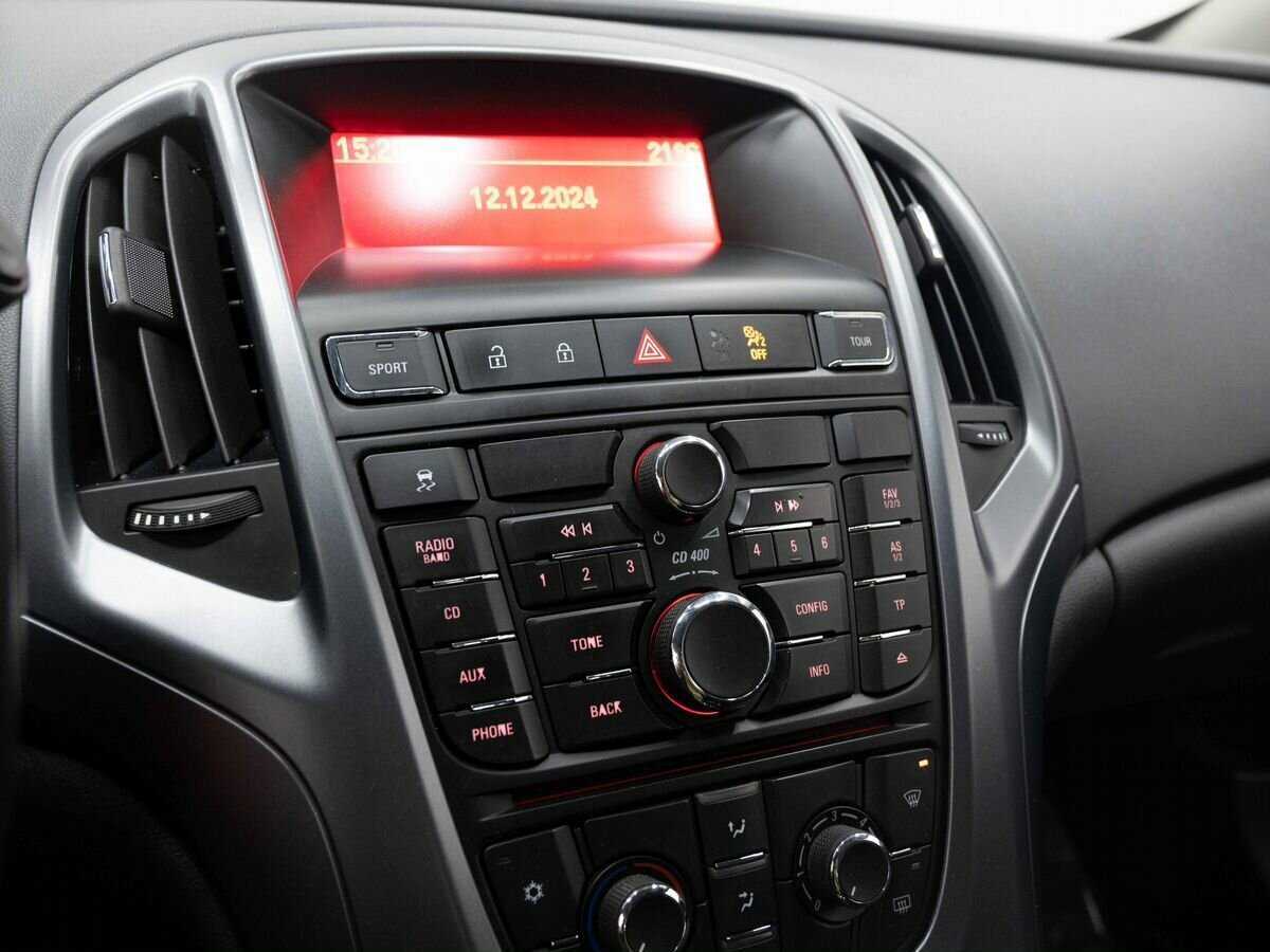 Купить Opel Astra, 2012, 320 317 км.. Фото: #17