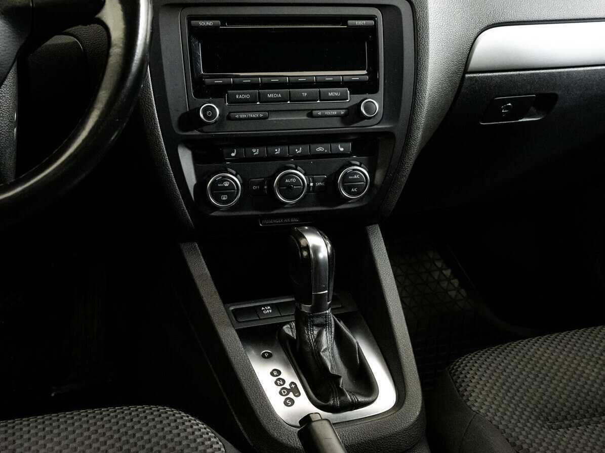 Купить Volkswagen Jetta, 2012, 200 639 км.. Фото: #9