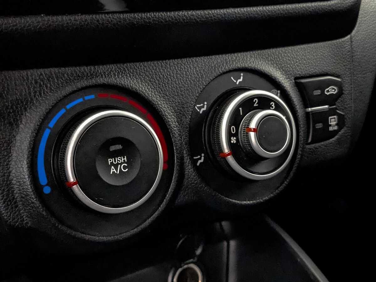 Купить Kia Rio, 2012, 104 620 км.. Фото: #20