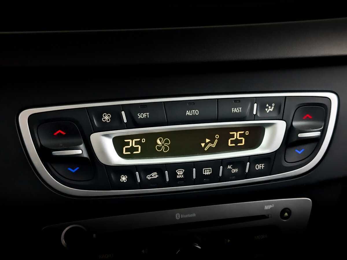 Купить Renault Fluence, 2013, 122 956 км.. Фото: #23