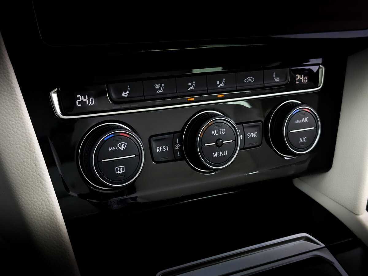 Купить Volkswagen Passat, 2017, 75 878 км.. Фото: #24