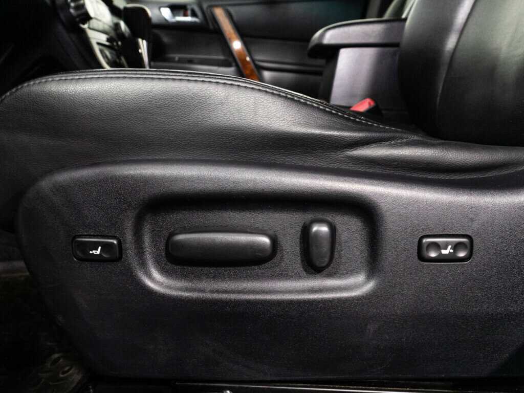 Купить Toyota Highlander, 2012, 167 236 км.. Фото: #15