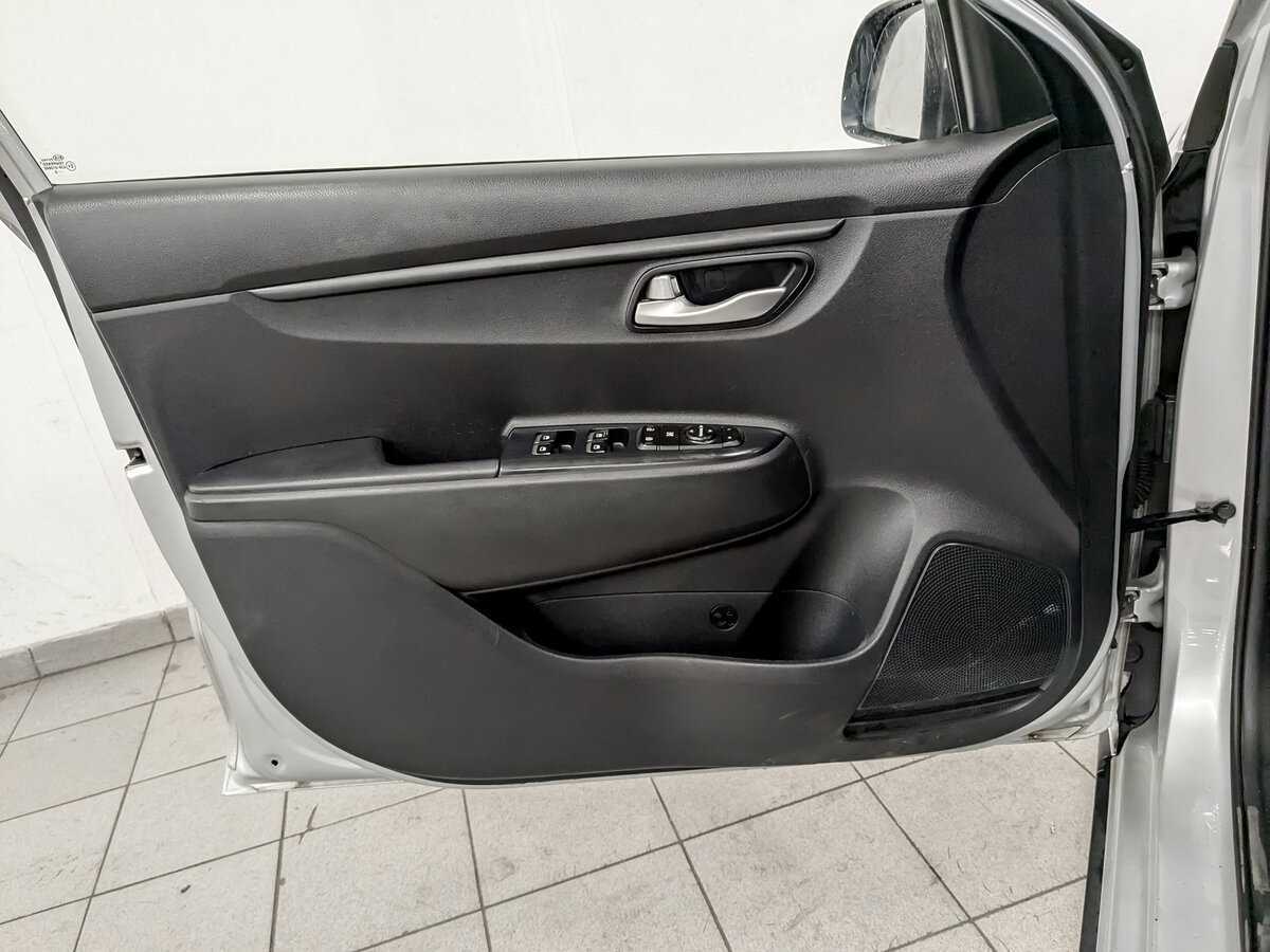 Купить Kia Rio, 2020, 189 131 км.. Фото: #16