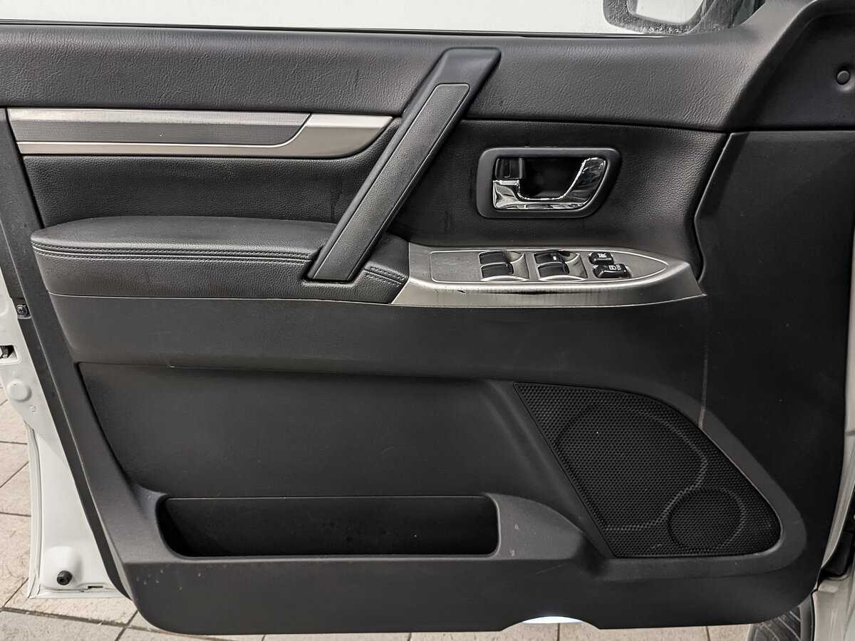 Купить Mitsubishi Pajero, 2015, 235 560 км.. Фото: #18