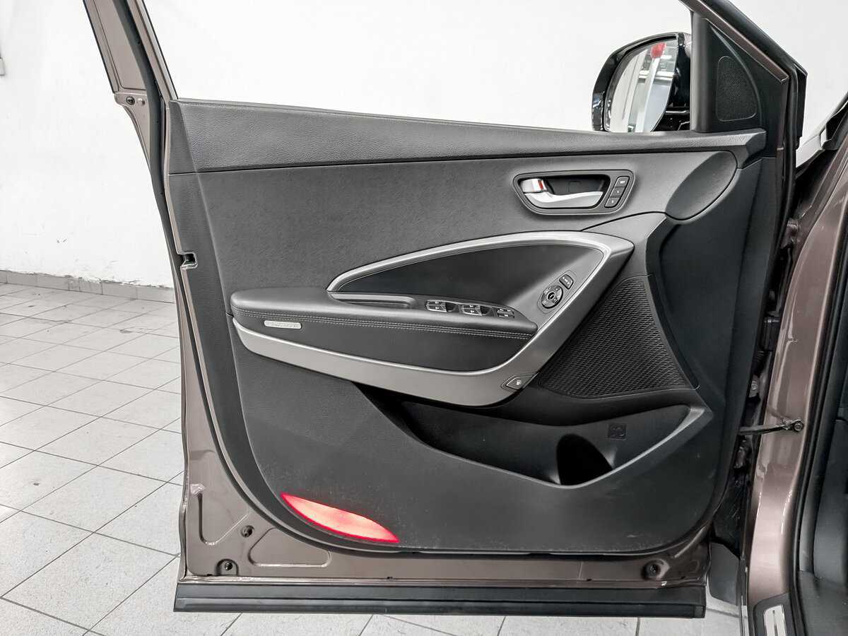 Купить Hyundai Santa Fe, 2015, 141 611 км.. Фото: #16