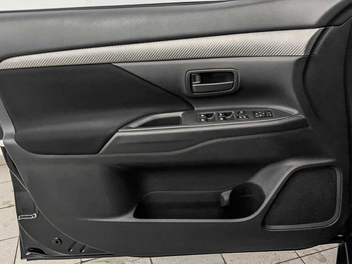Купить Mitsubishi Outlander, 2018, 71 221 км.. Фото: #17