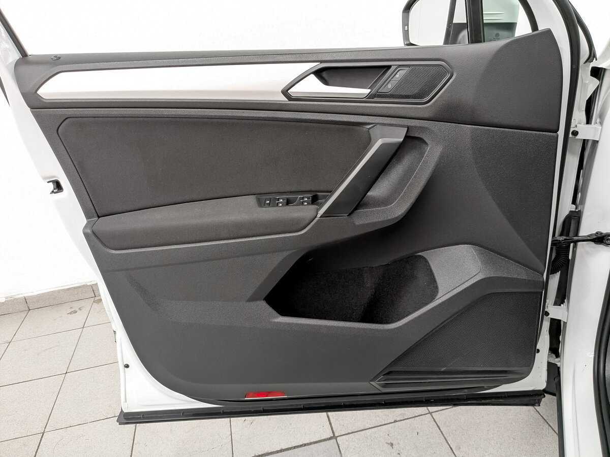 Купить Volkswagen Tiguan, 2021, 131 780 км.. Фото: #17