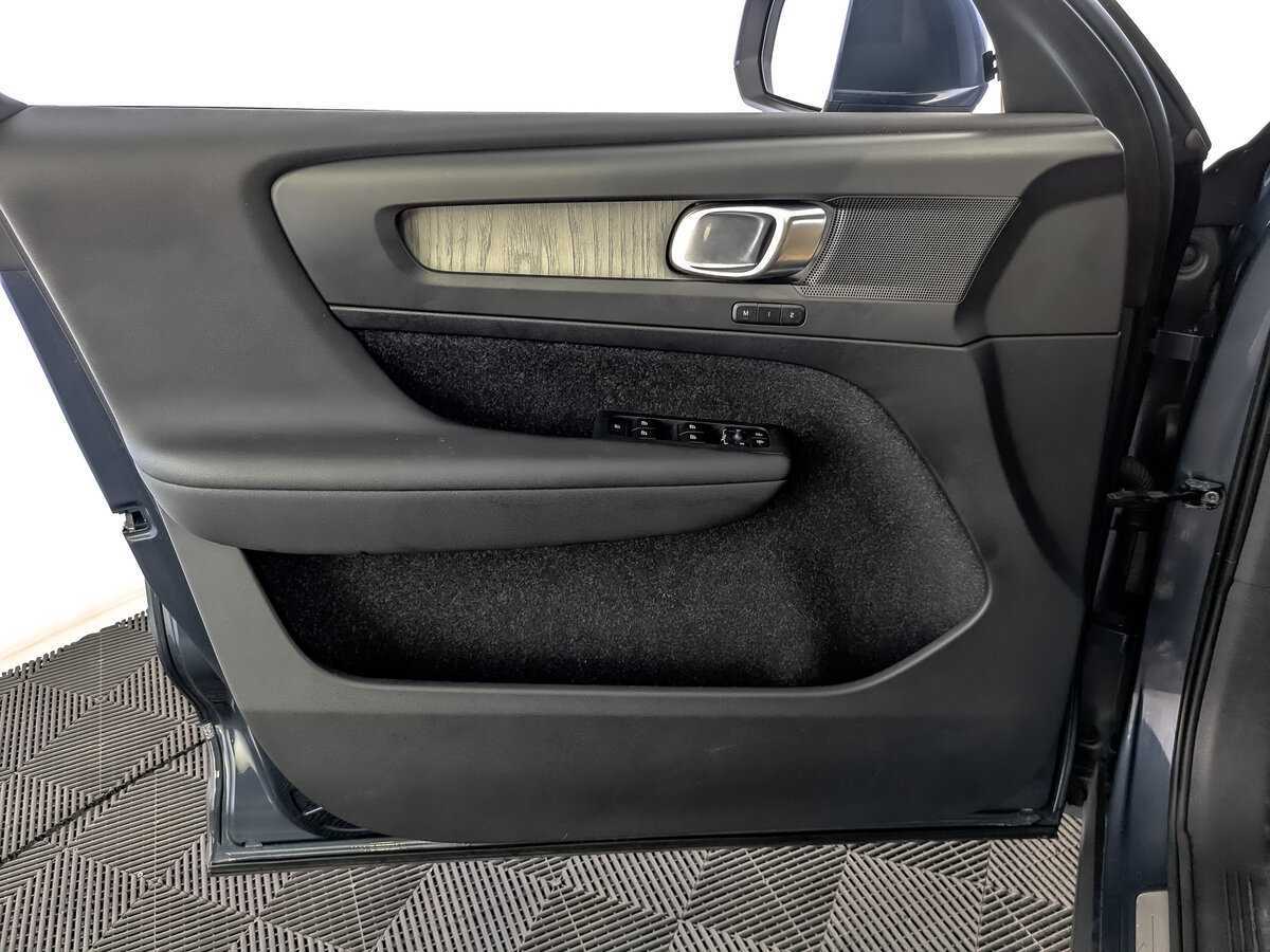 Купить Volvo XC40, 2019, 78 354 км.. Фото: #17